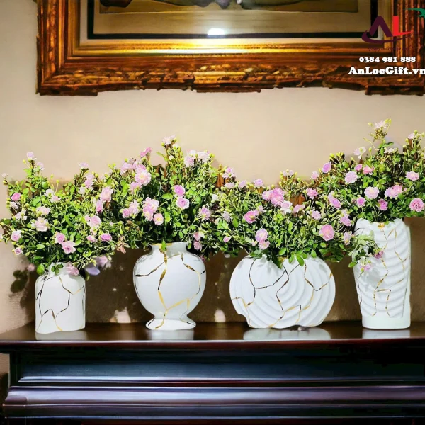 Bình hoa vẽ tay vân nổi vàng - Ảnh 5