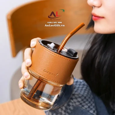 Quà tặng mùa hè - Bộ Bình Nước Thủy Tinh và Ống Hút